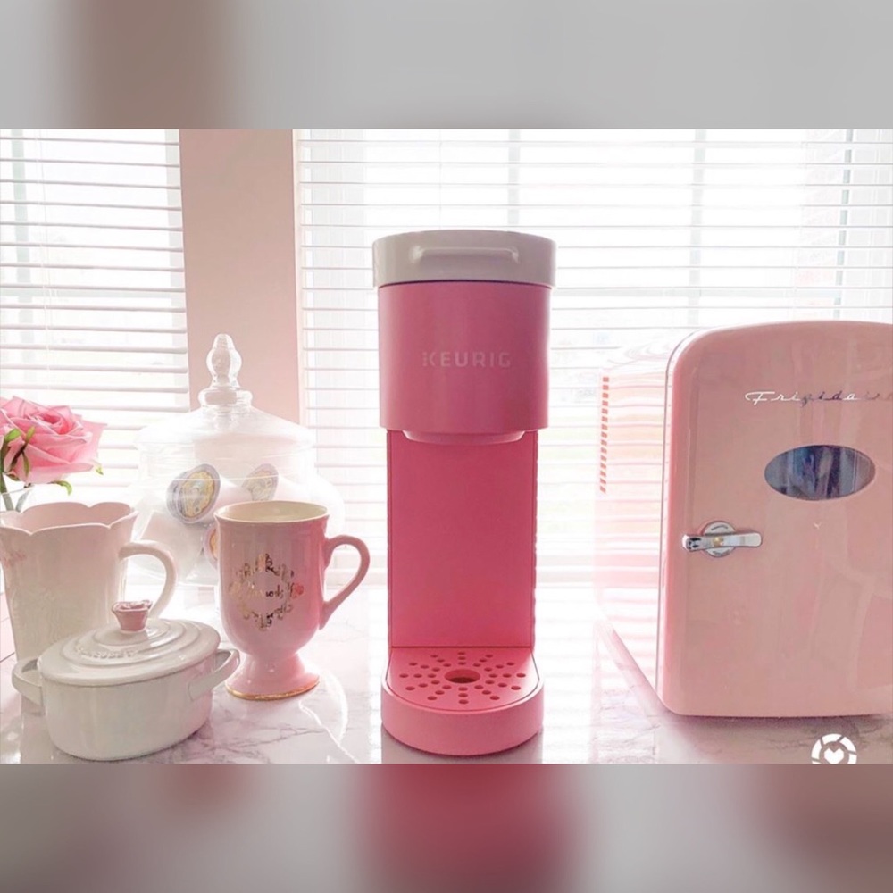 🌸💕🎀ISO🎀💕🌸 Pink Mini Keurig - Picture 2 of 2